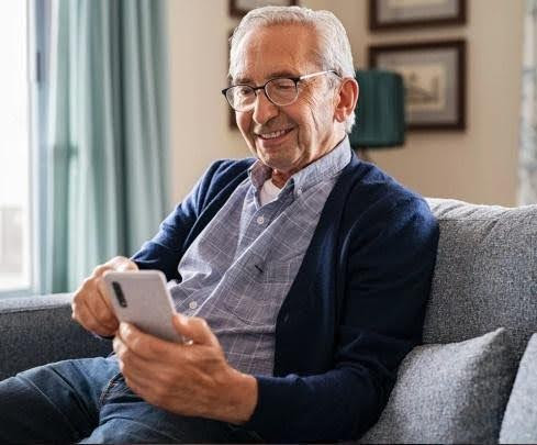 How Does Medical Care Alert in Canada Work for Seniors 4